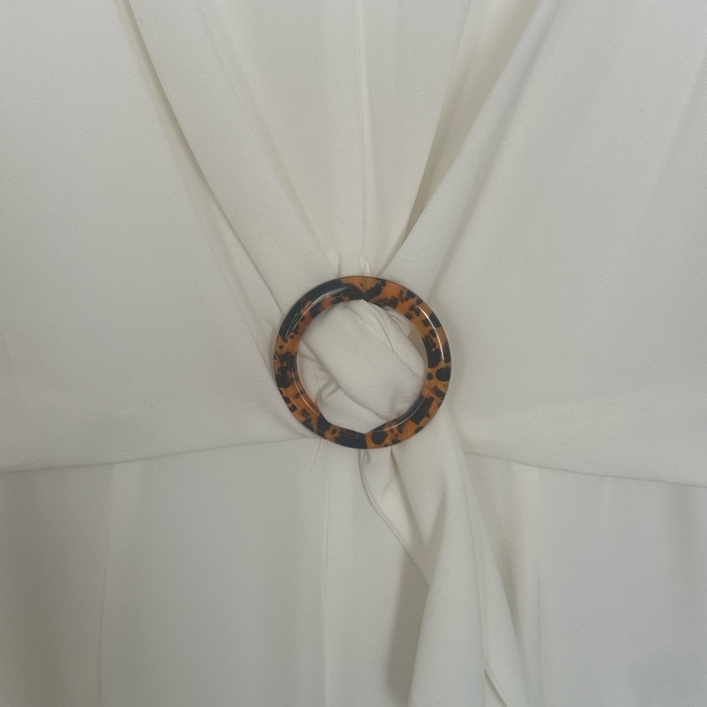 Julia Jordan White V-Neck Jumpsuit with Tortoise Shell Belt Buckle - Picture 2 of 3